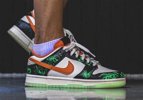 nike glow in the dark nederland|2021 halloween dunks.